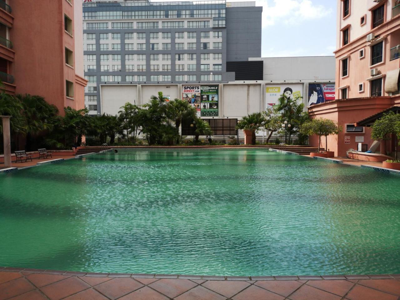 Marina Court Luxury Penthouse Apart otel Kota Kinabalu Dış mekan fotoğraf
