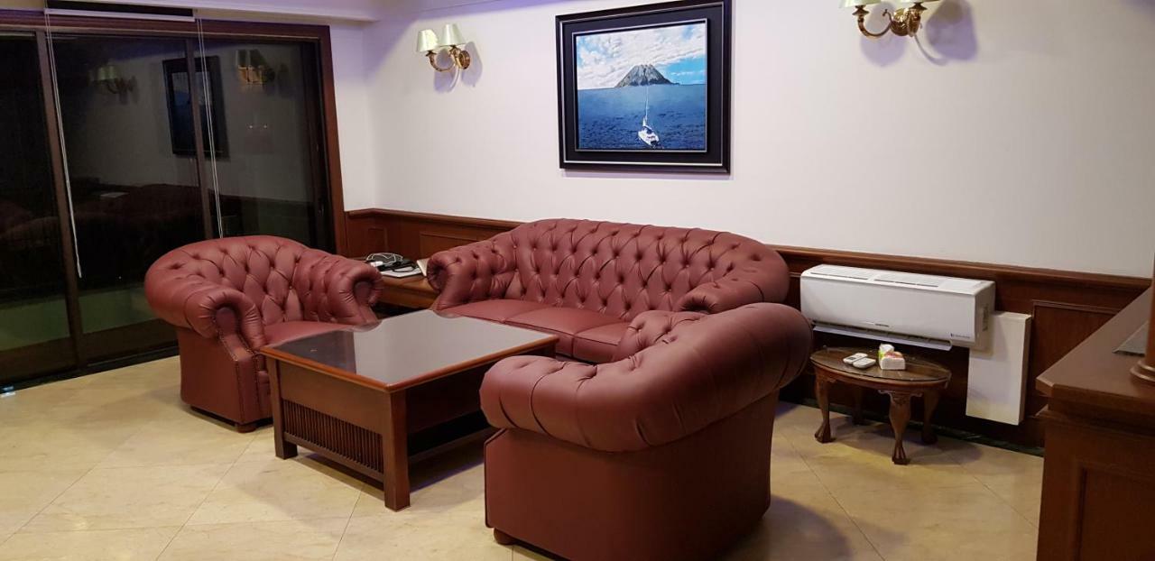 Marina Court Luxury Penthouse Apart otel Kota Kinabalu Dış mekan fotoğraf