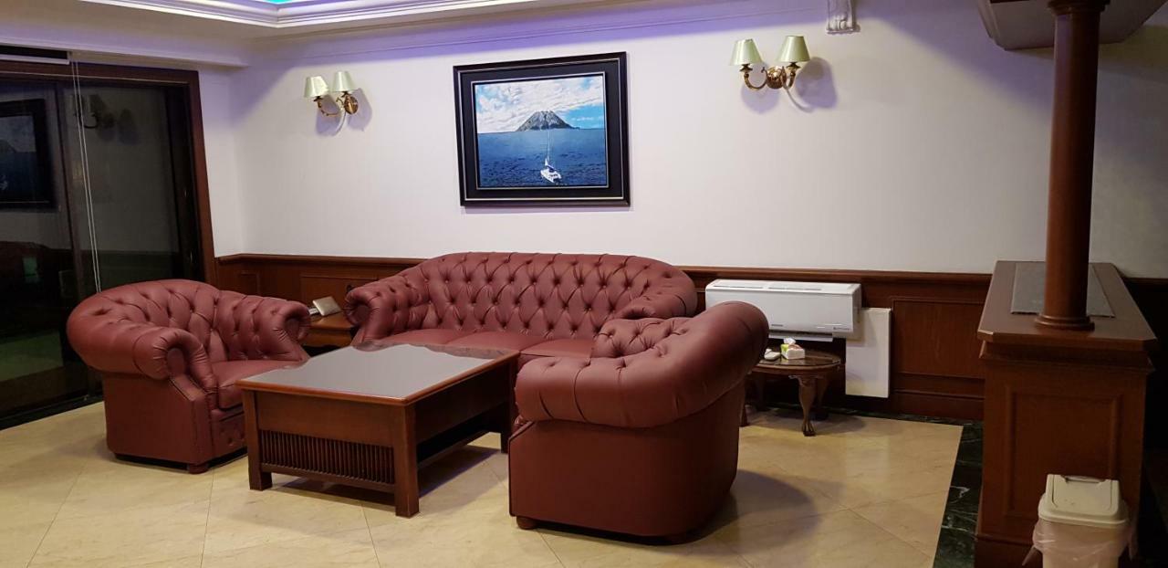 Marina Court Luxury Penthouse Apart otel Kota Kinabalu Dış mekan fotoğraf